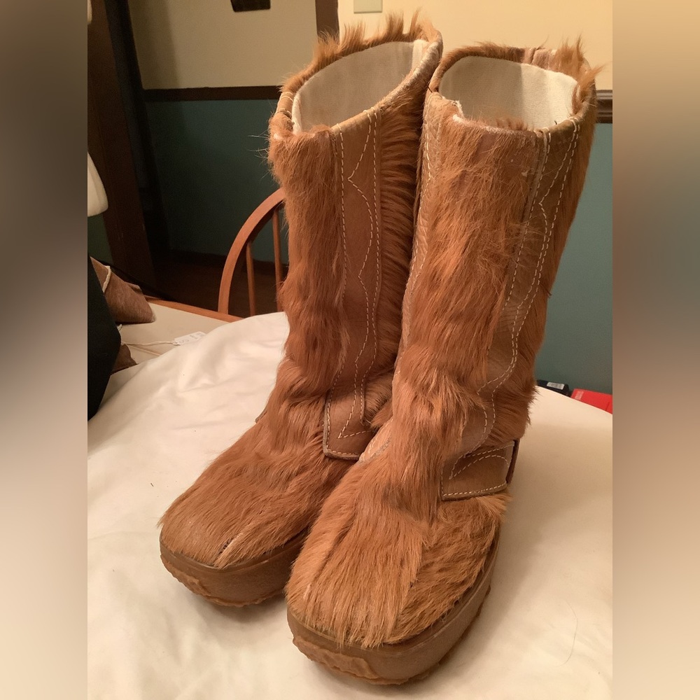 La Mondiale Goat Fur Boots Brown